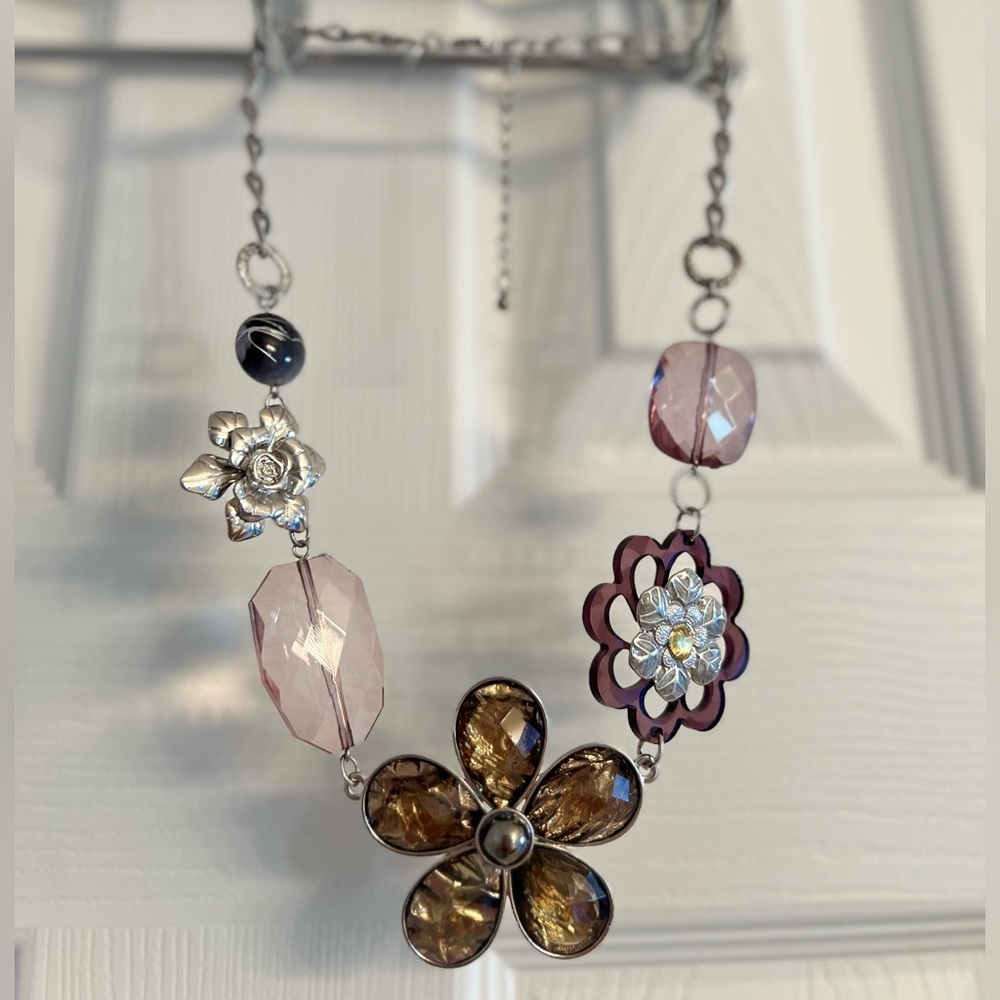 New York & Company Necklace w/Floral Pendant